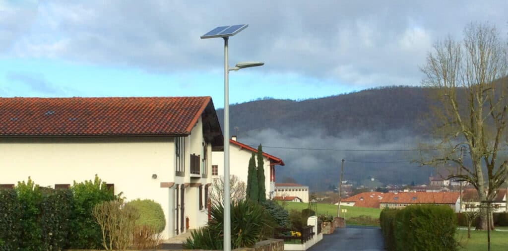 Lampadaires solaires autonomes à Saint Jean Pied-de-Port