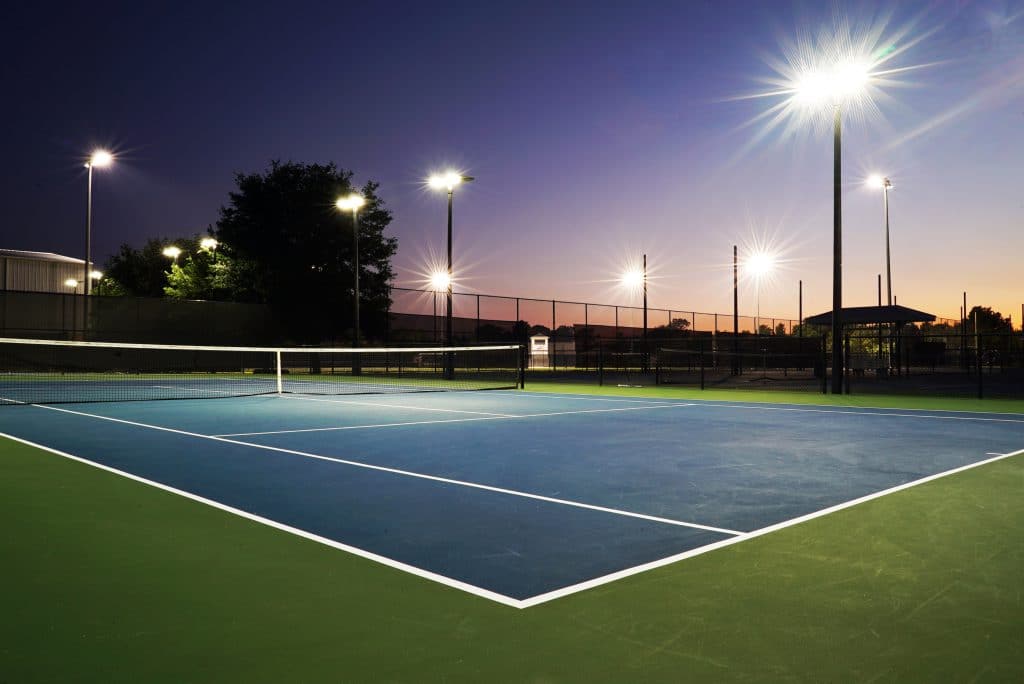 Eclairage solaire d'un terrain de tennis en Floride à Sarasota