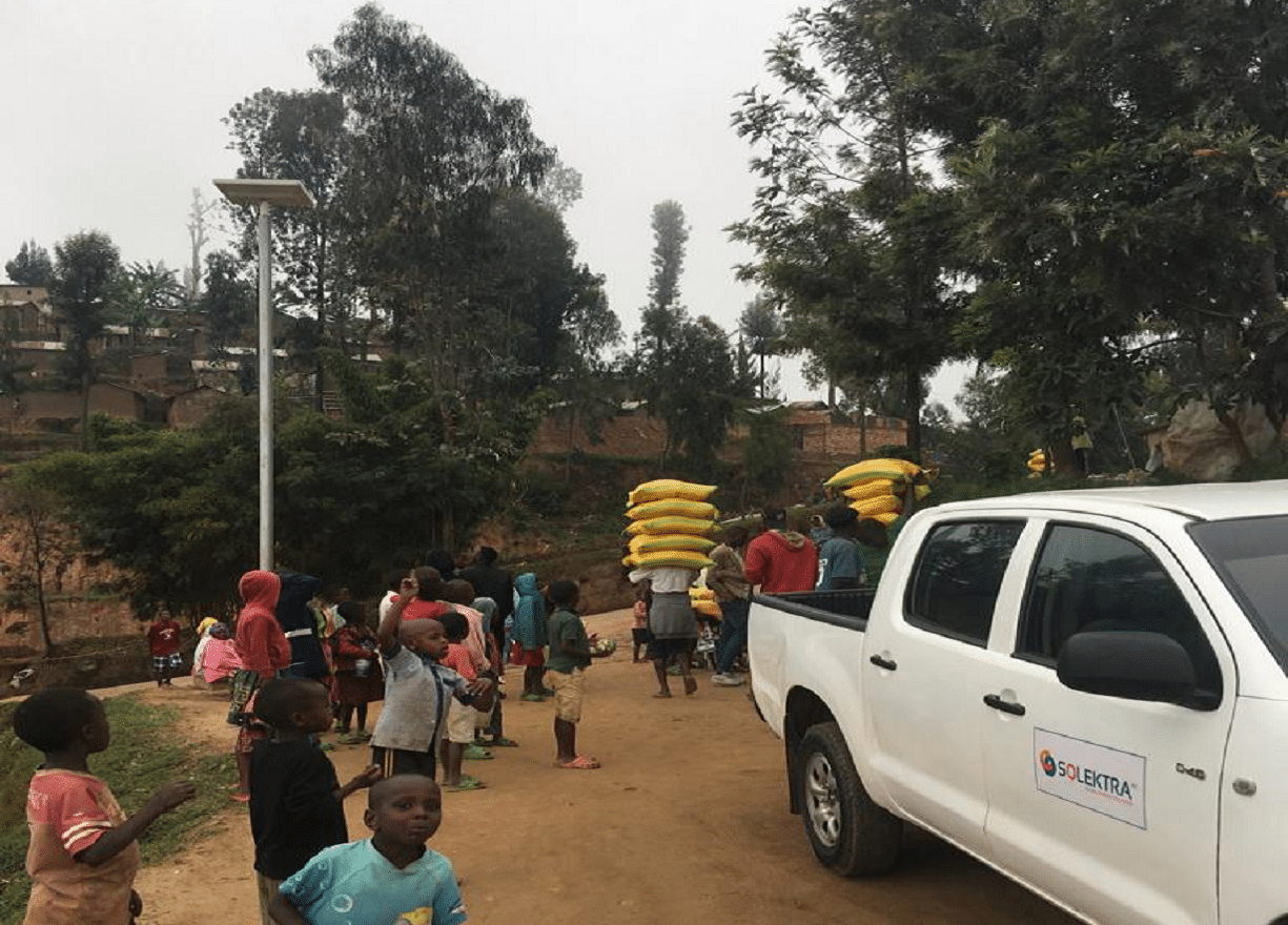 Eclairage solaire de sécurité dans un village au Rwanda