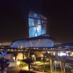 Éclairage solaire personnalisé autour du King Abdulaziz Center for World Culture