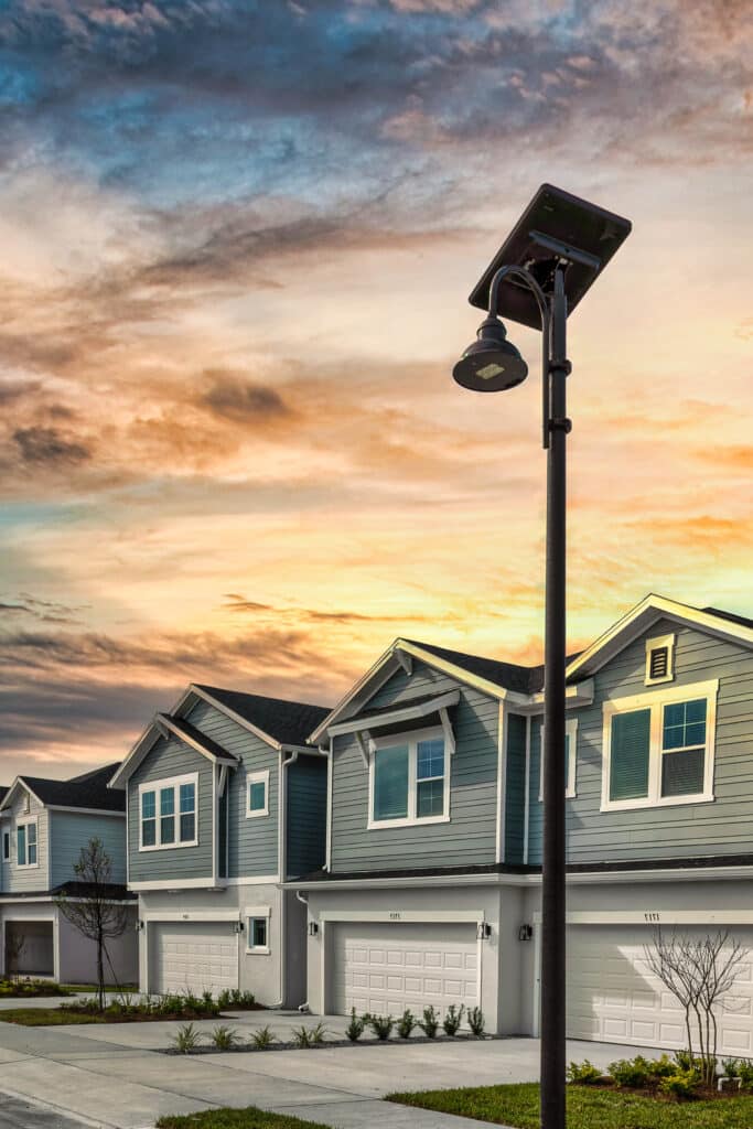 Lampadaires solaires pour zones résidentielles à Lake Meadows, Floride